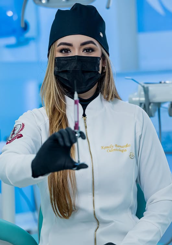 Dra. Kemily Bernardes